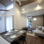勾配天井×小屋裏収納のある平屋 勾配天井×小屋裏収納のある平屋