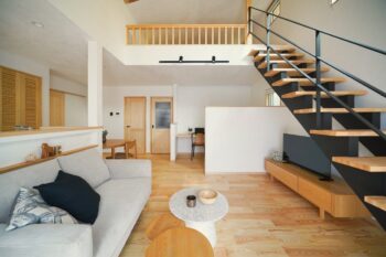 自然素材と高性能、デザインが融合する平屋の暮らし